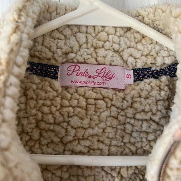 Pink Lily 1/4 Zip Sherpa Size Small - Picture 4 of 7